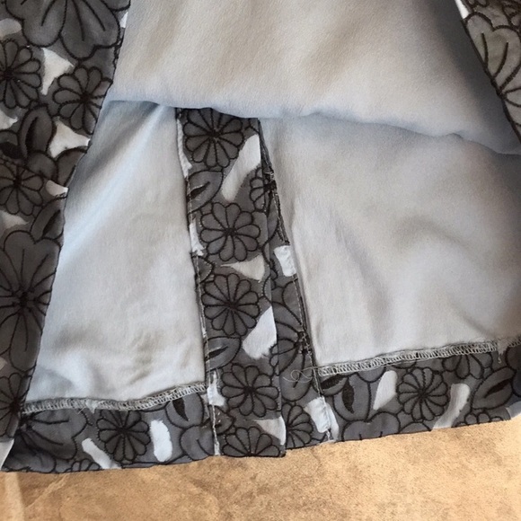 SALE
 Ann Taylor Floral Appliqué Unique Skirt B61 - Picture 4 of 8